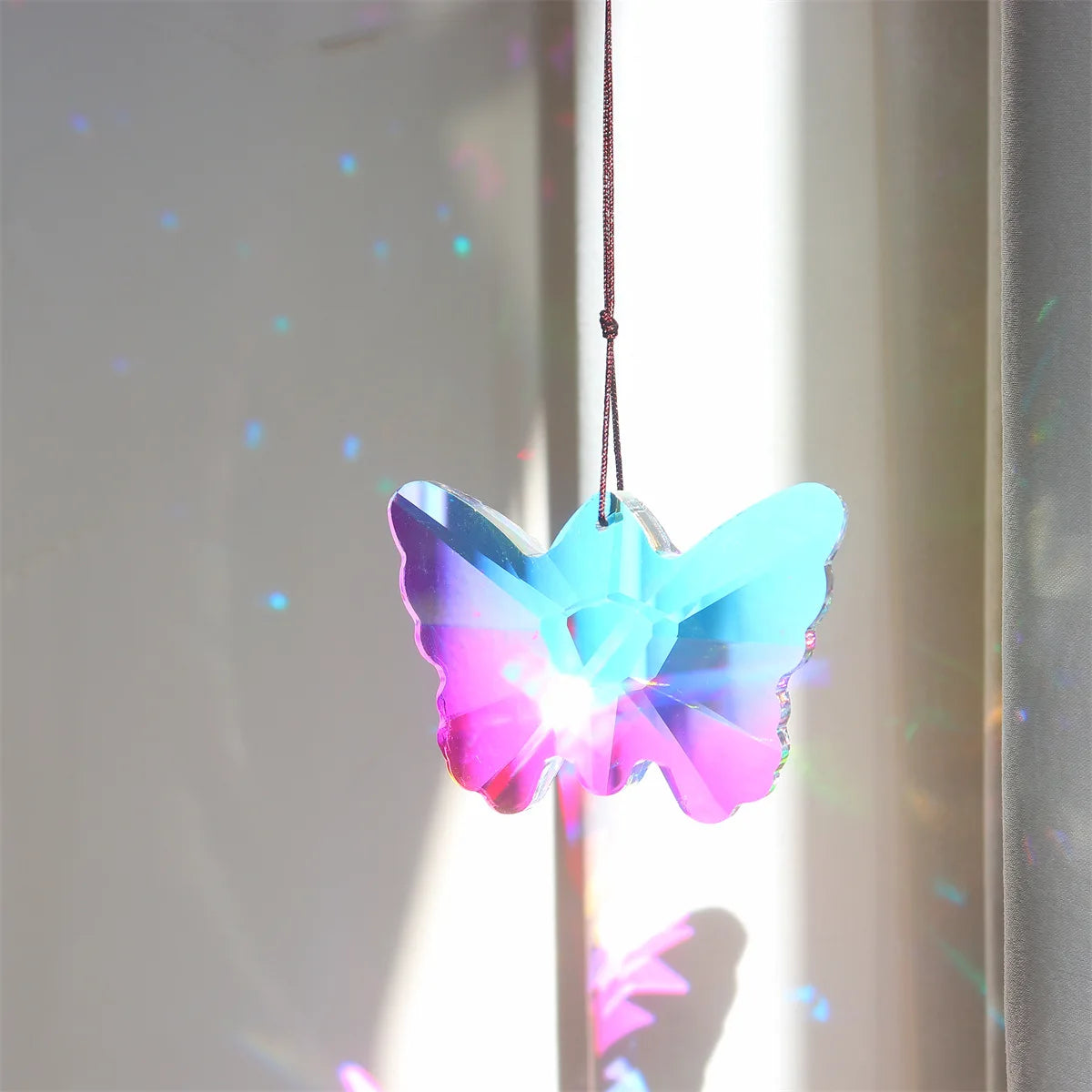 Crystal Butterfly Prism Pendant Light Sun Catcher Rainbow Captor Christmas Tree Decoration Hanging Sunshade Lighting Decor